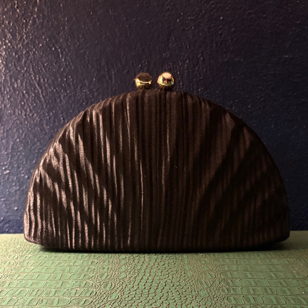 Jewel Badgley Mischka black satin clam shell clutch with long gold chain strap